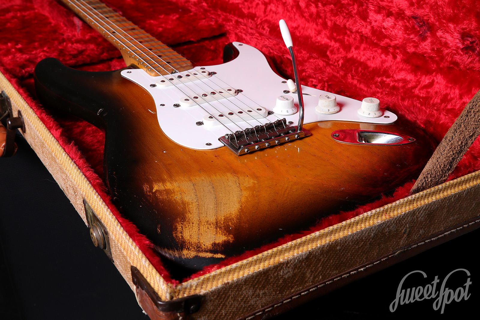 1954-Fender-Stratocaster-04.jpg