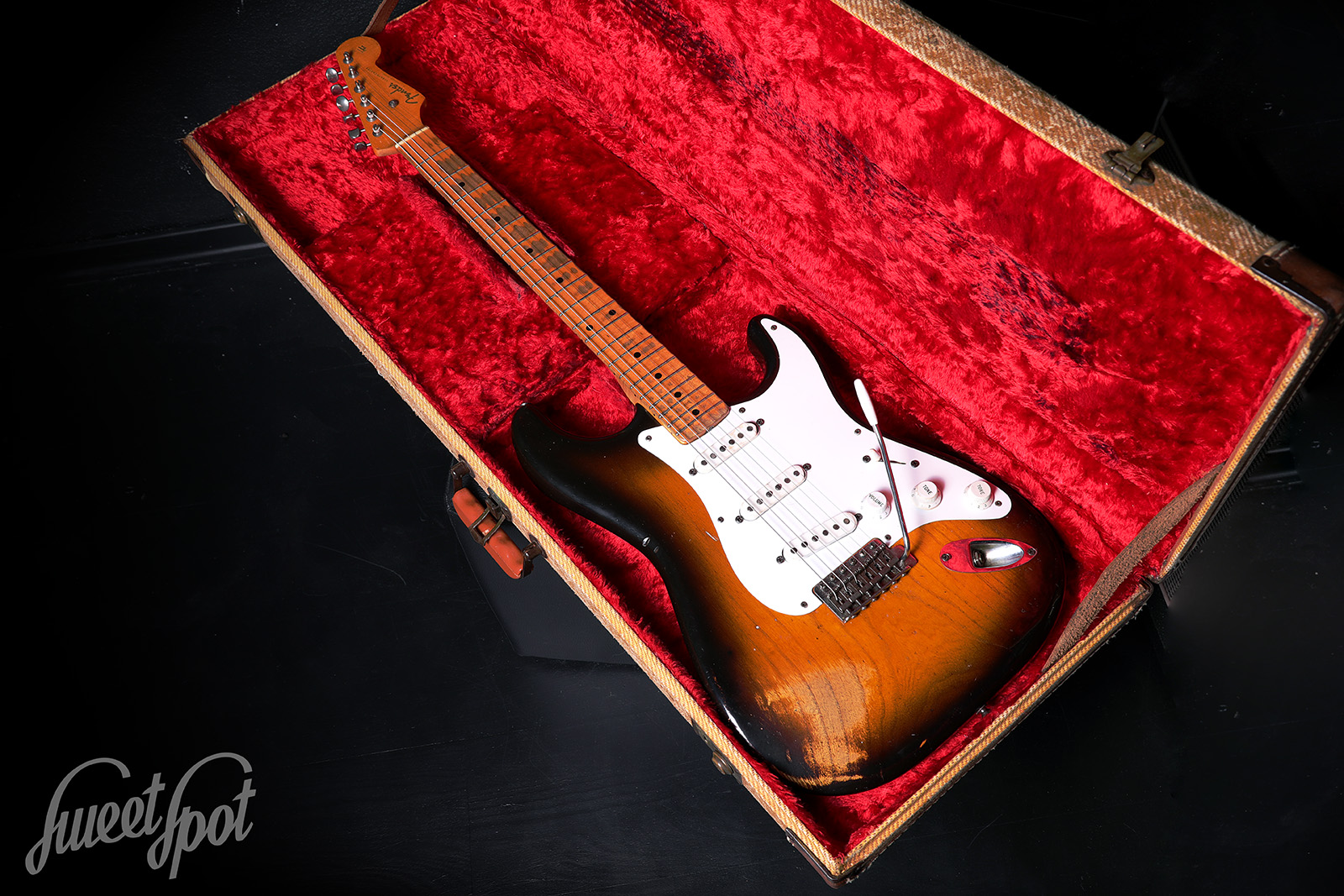 1954-Fender-Stratocaster-06.jpg
