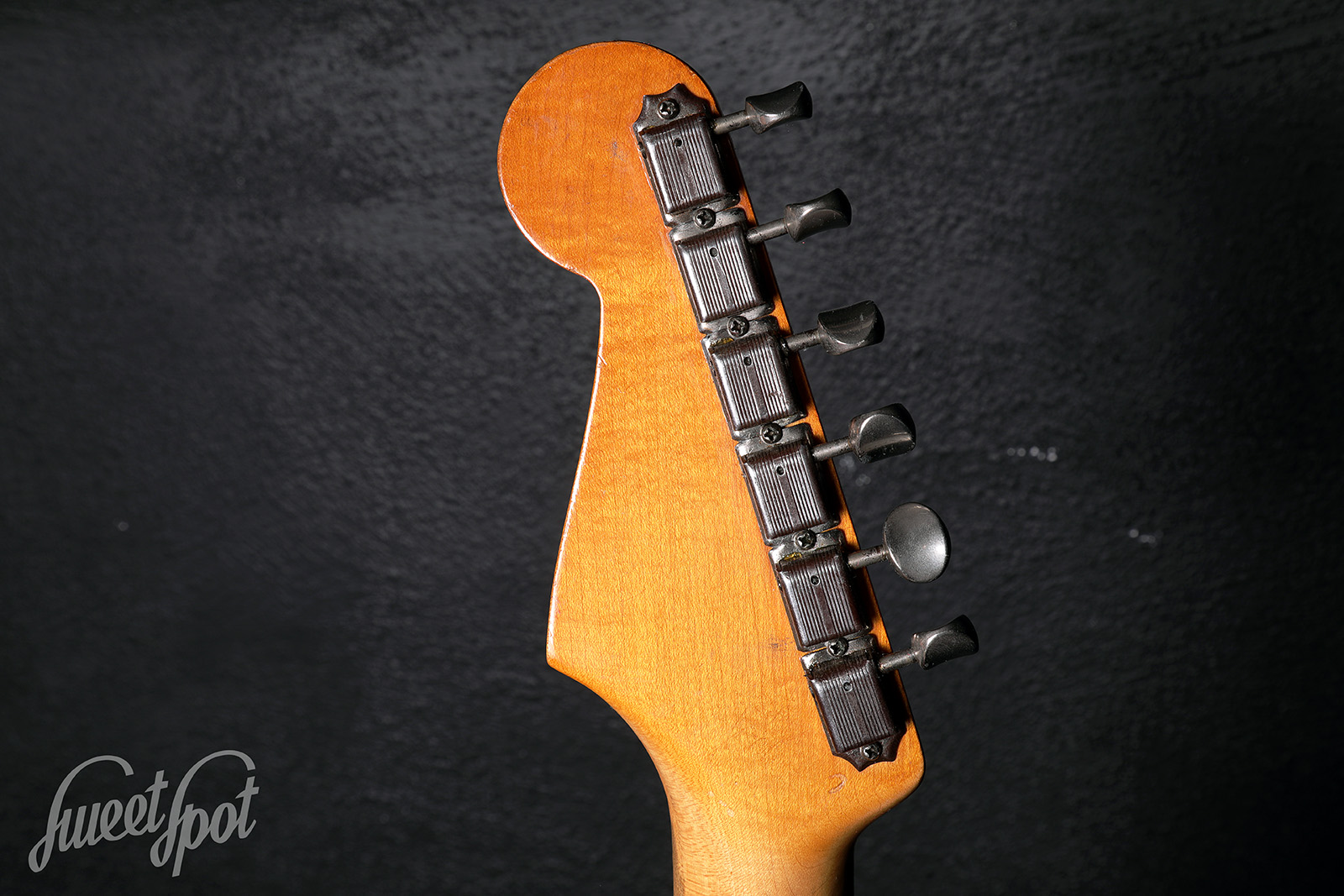 1954-Fender-Stratocaster-12.jpg