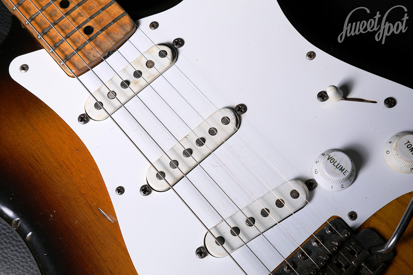 1954-Fender-Stratocaster-21.jpg