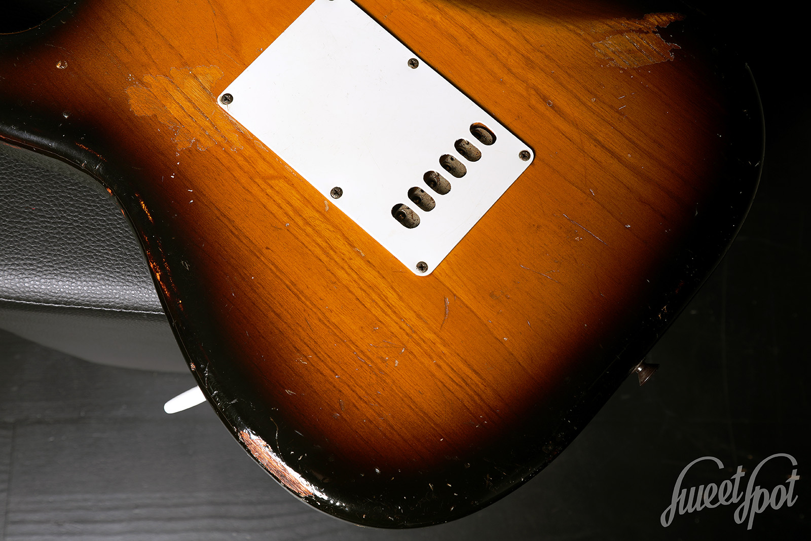 1954-Fender-Stratocaster-29.jpg