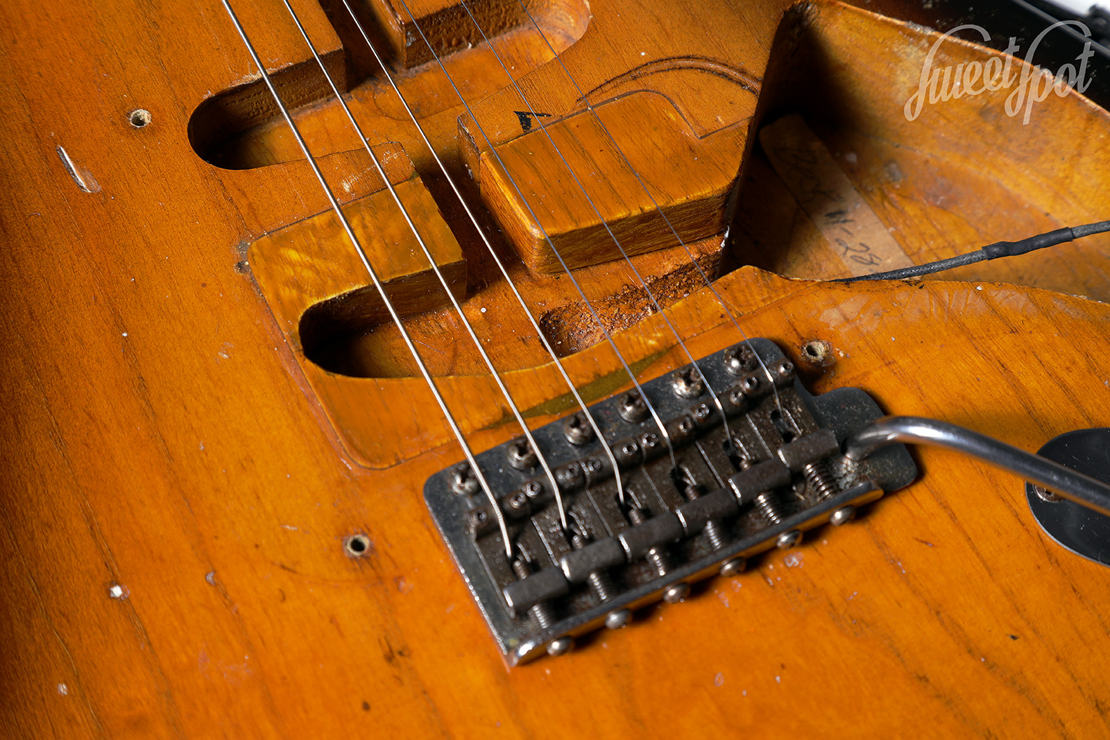 1954-Fender-Stratocaster-36.jpg