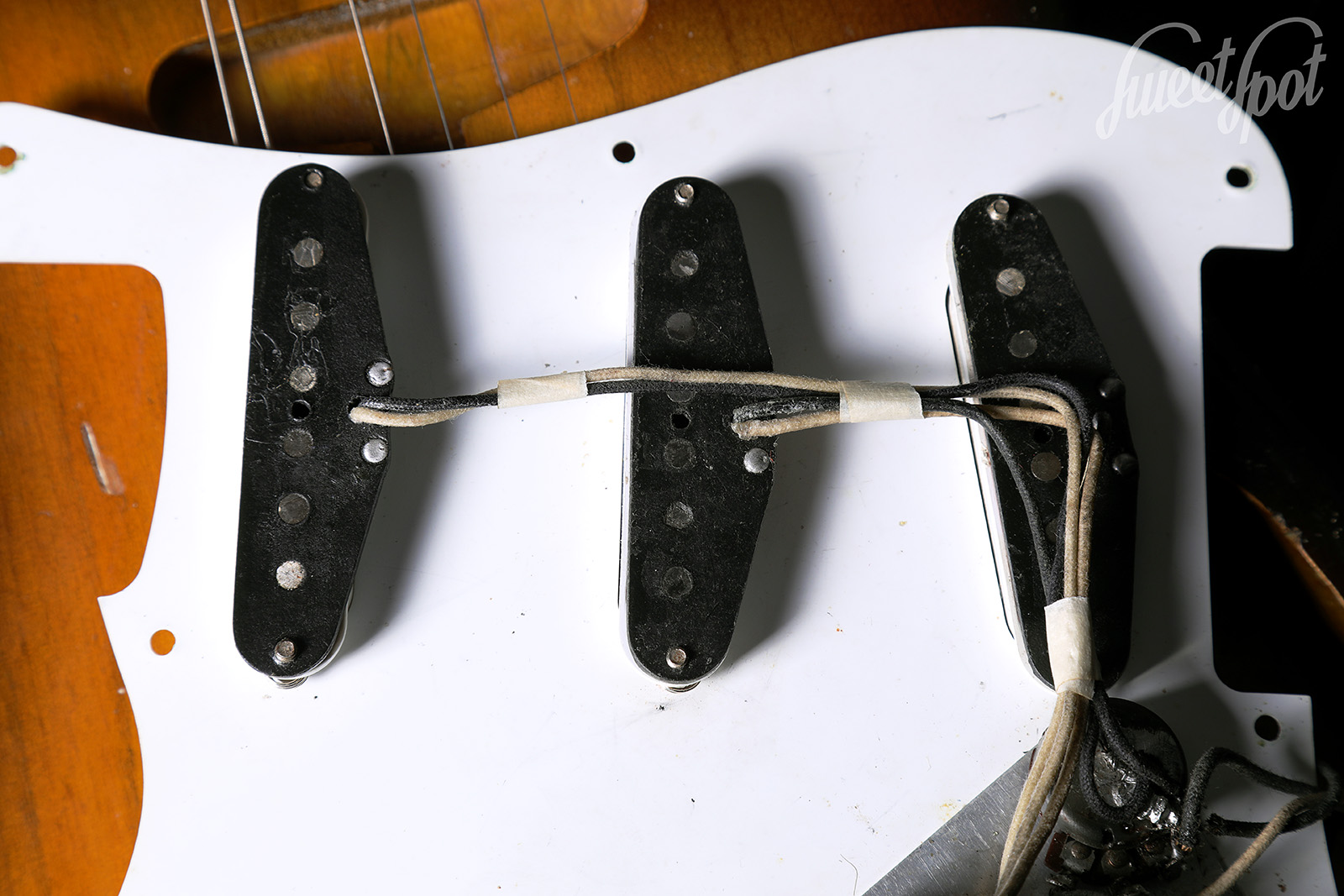 1954-Fender-Stratocaster-41.jpg