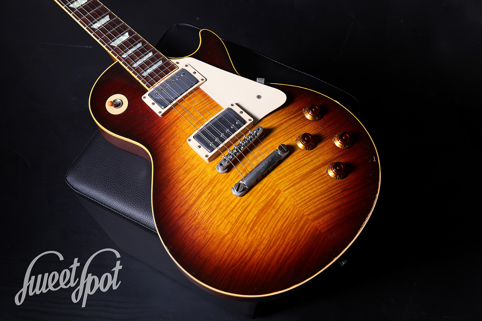 1999-Gibson-Les-Paul-Standard-Historic-Reissue-40th-Anniversary-07.jpg