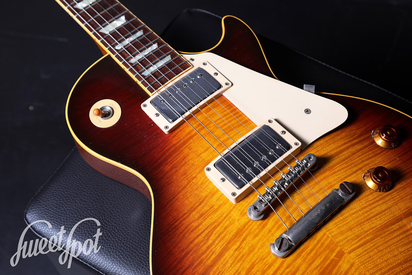 1999-Gibson-Les-Paul-Standard-Historic-Reissue-40th-Anniversary-09.jpg