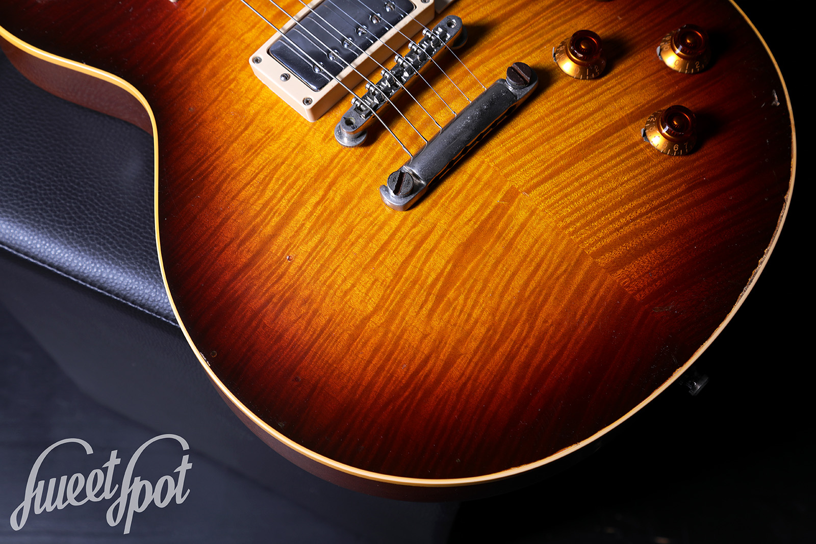 1999-Gibson-Les-Paul-Standard-Historic-Reissue-40th-Anniversary-10.jpg