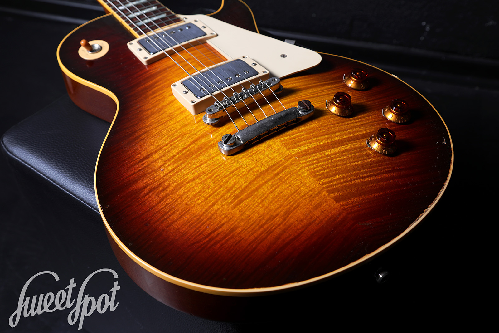 1999-Gibson-Les-Paul-Standard-Historic-Reissue-40th-Anniversary-15.jpg